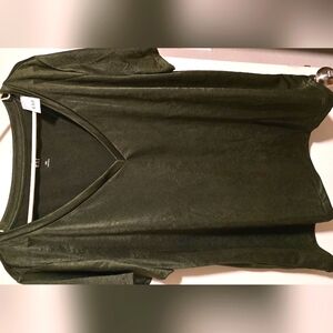 Gap Top Fits Like XL